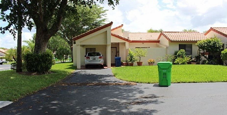 1st image of 247 Lakeside Cir #116