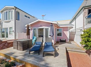 306 E Oceanfront #A, Newport Beach, CA 92661