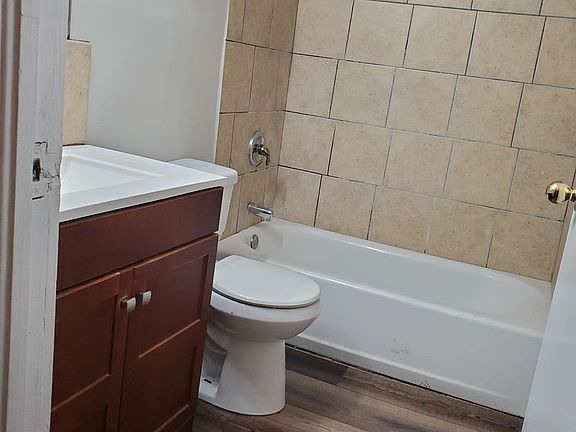 4th image of 258 Croatan St