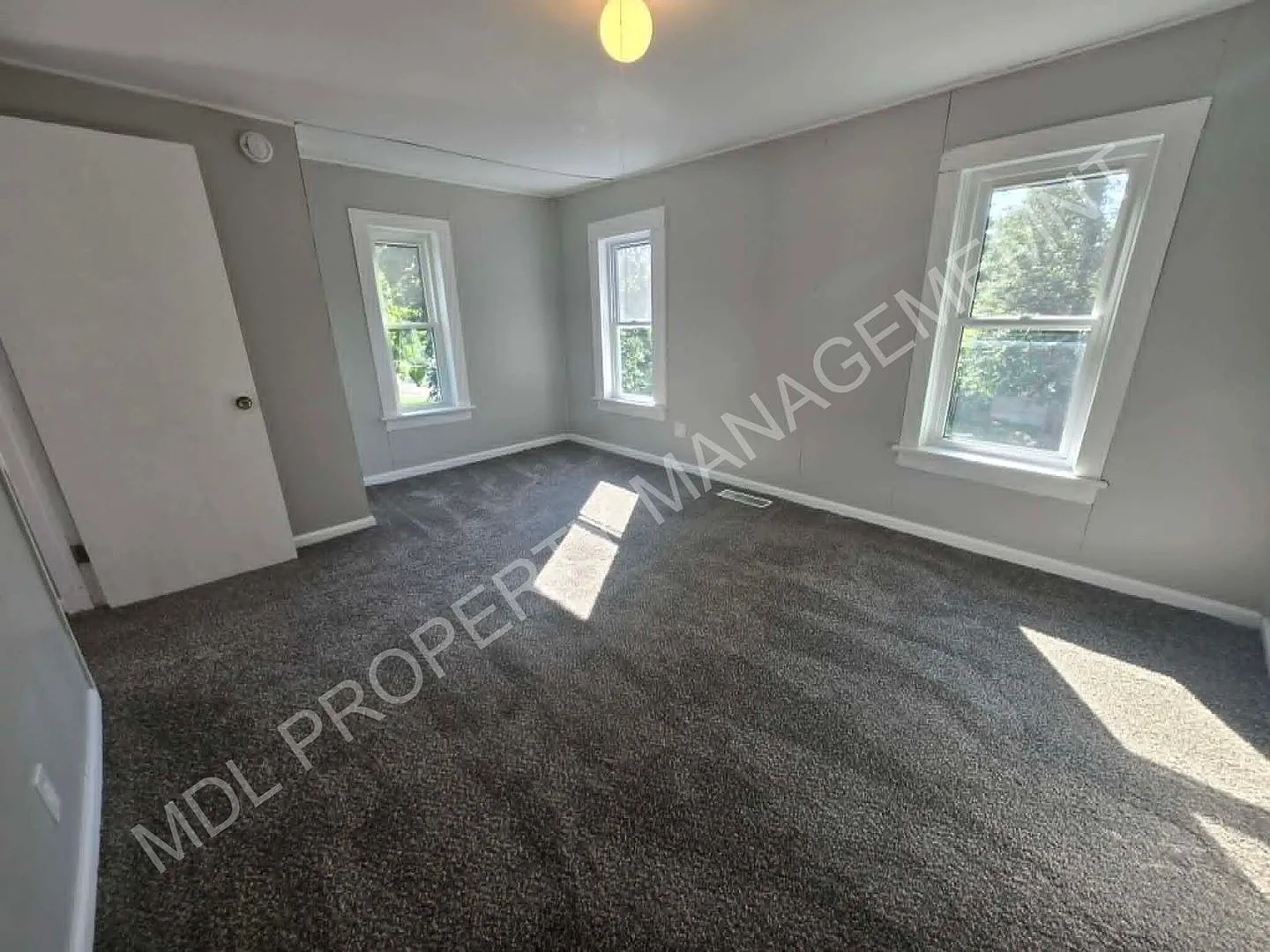 3-Bedroom House in Saginaw — Photo 2