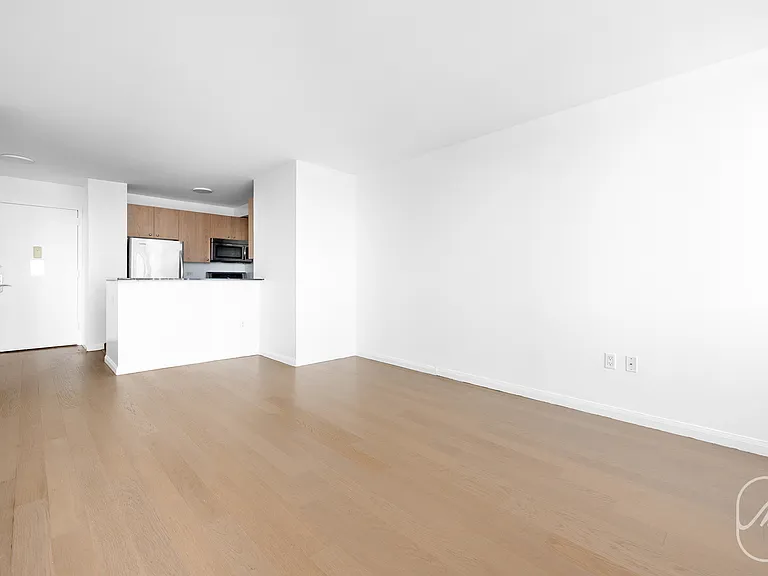 561 10th Ave #44G — Photo 5
