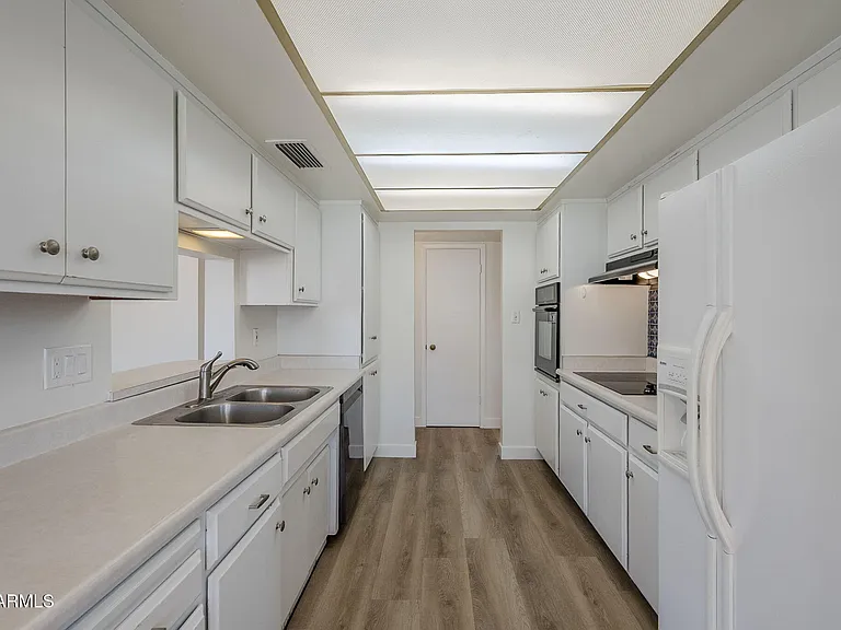 1904 E Manhatton Dr — Photo 20