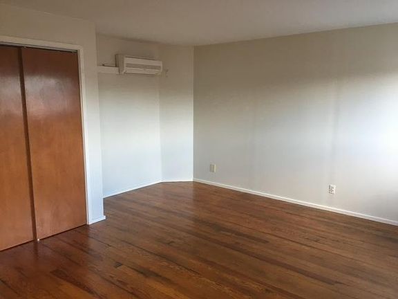 4th image of 1315 Shelby St APT 202