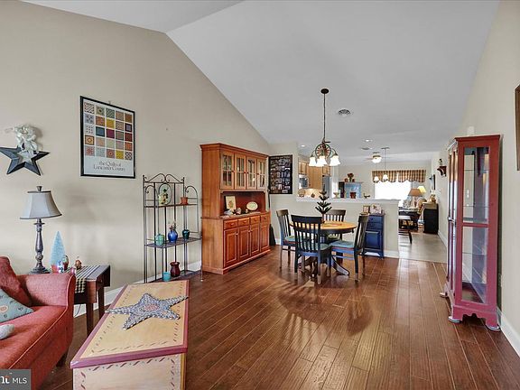 4th image of 104 Goldenfield Dr