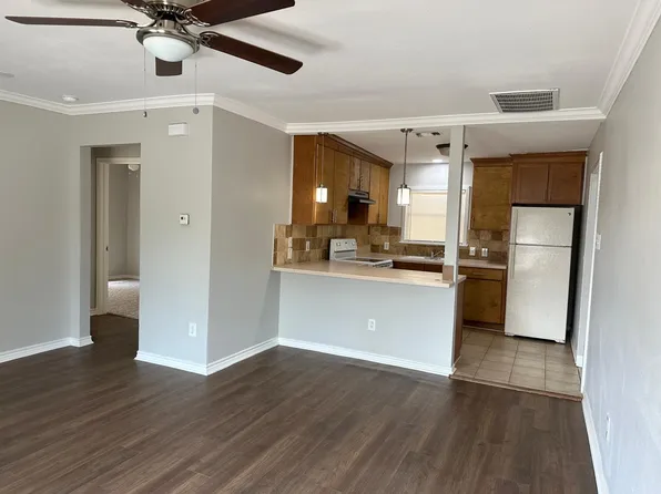 6830 New York St, Houston, TX 77021