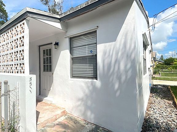 2nd image of 5511 Pinewood Ave