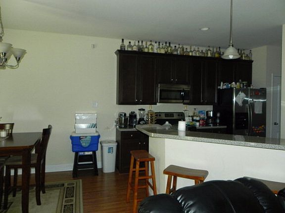 5th image of 305 Waters Cir