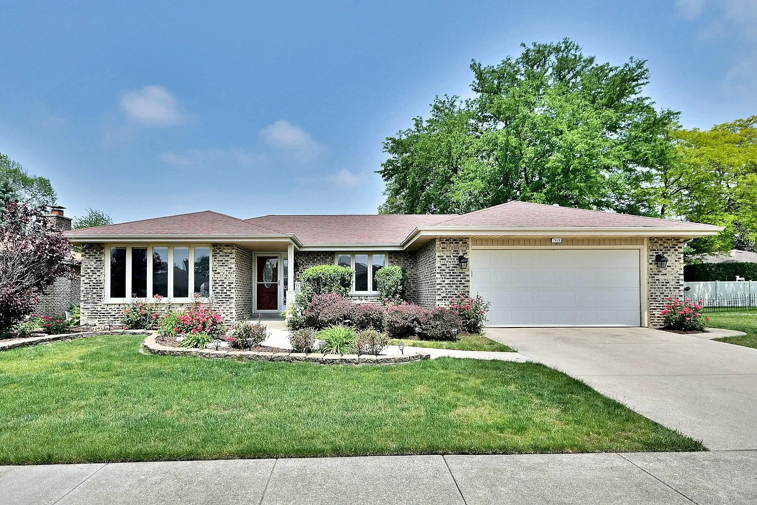 7624 Chestnut Dr photo 1