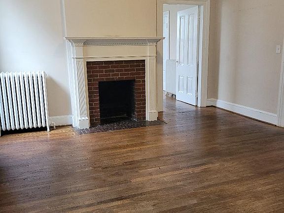 5th image of 1107 Prince Edward St APT 1