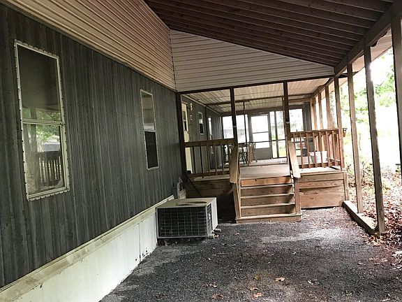 4th image of 32184 Steele Dr
