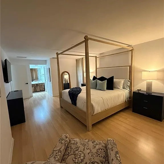 576 Retreat Dr #201 — Photo 10
