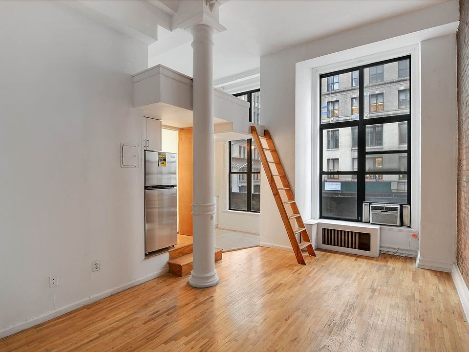 1st image of 220 Park Ave S APT 2A