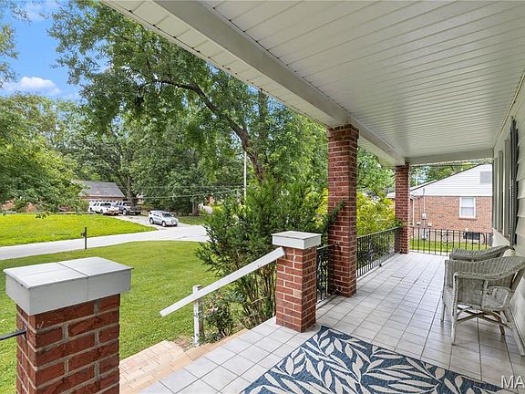 4th image of 1531 Twillman Ave