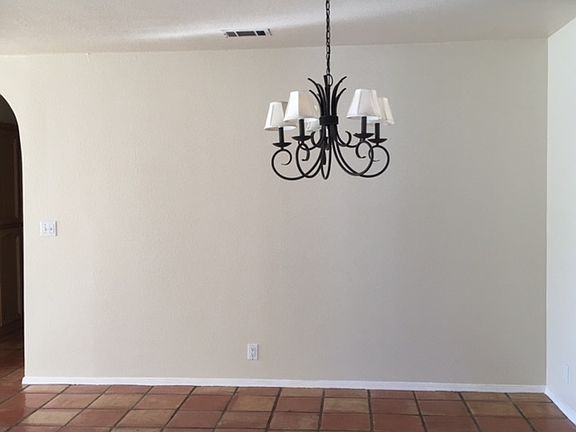5th image of 2618 Meadowood Dr