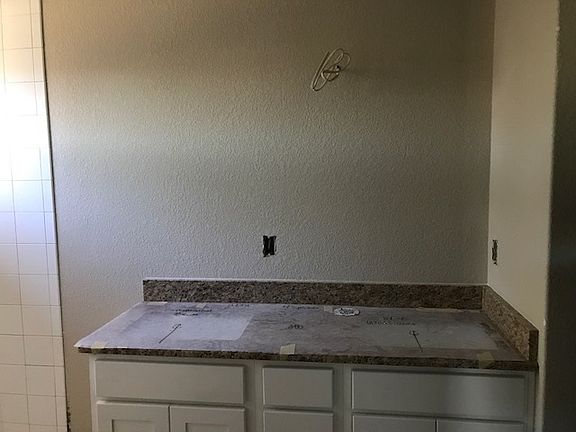 4th image of 112 Wildflower Blvd