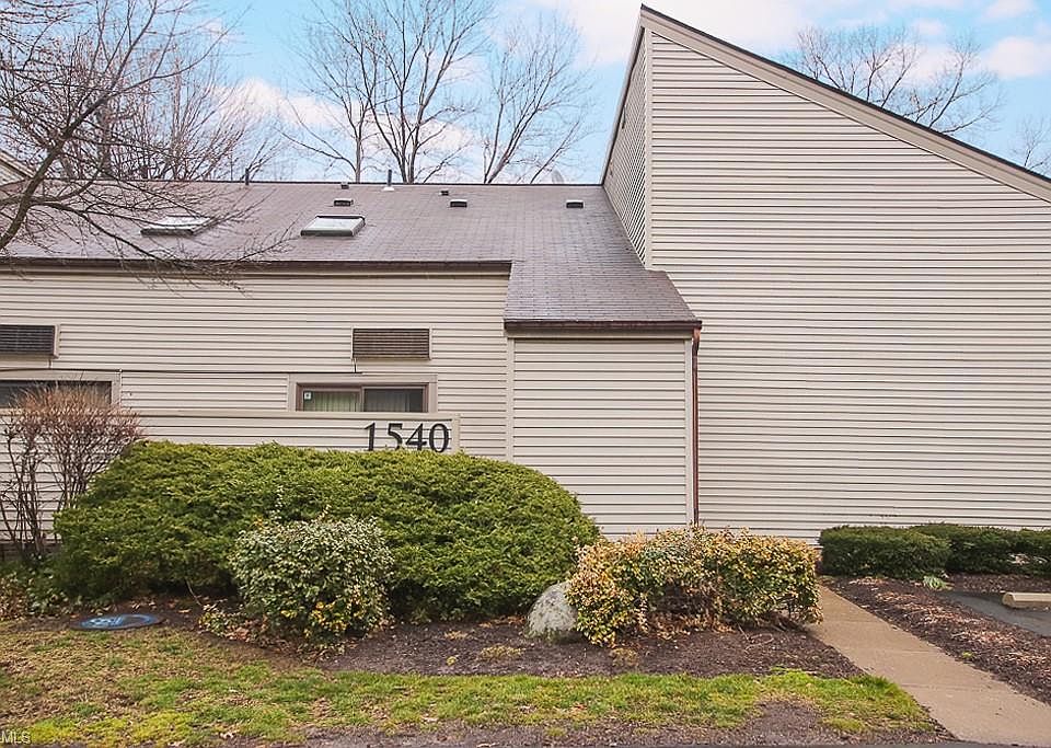 1st image of 1540 Cedarwood Dr #15I
