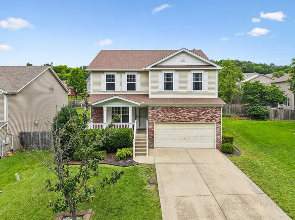 121 Cavalier Dr, Hendersonville, TN 37075