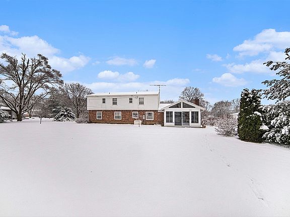 3rd image of 3344 Clover Dr