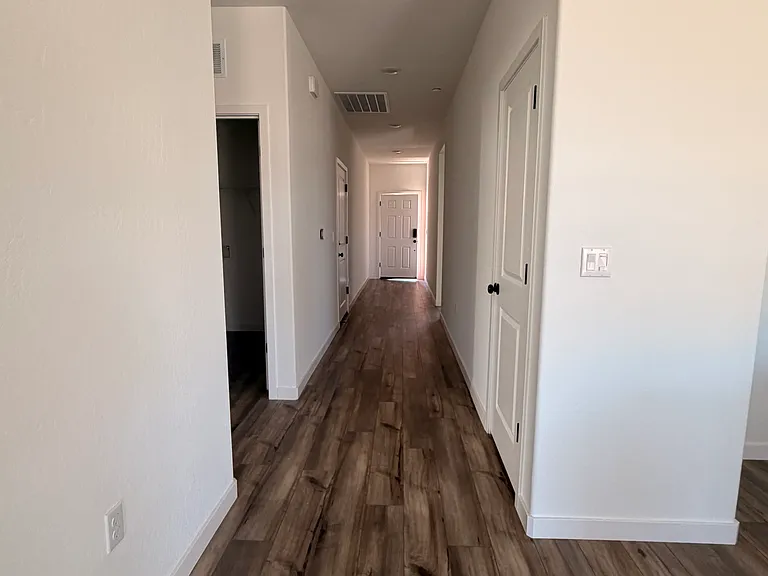 620 Riley Ave — Photo 12