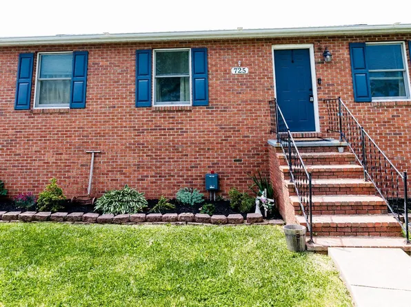 725 W Myrtle St, Littlestown, PA 17340