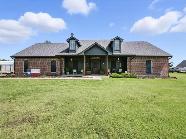 302 County Road 4443, Trenton, TX 75490