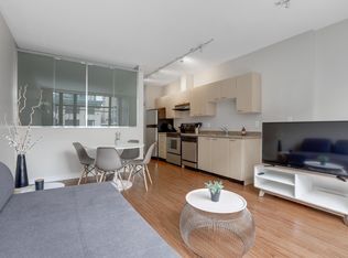 1249 Granville St #209, Vancouver, BC V6Z1M5