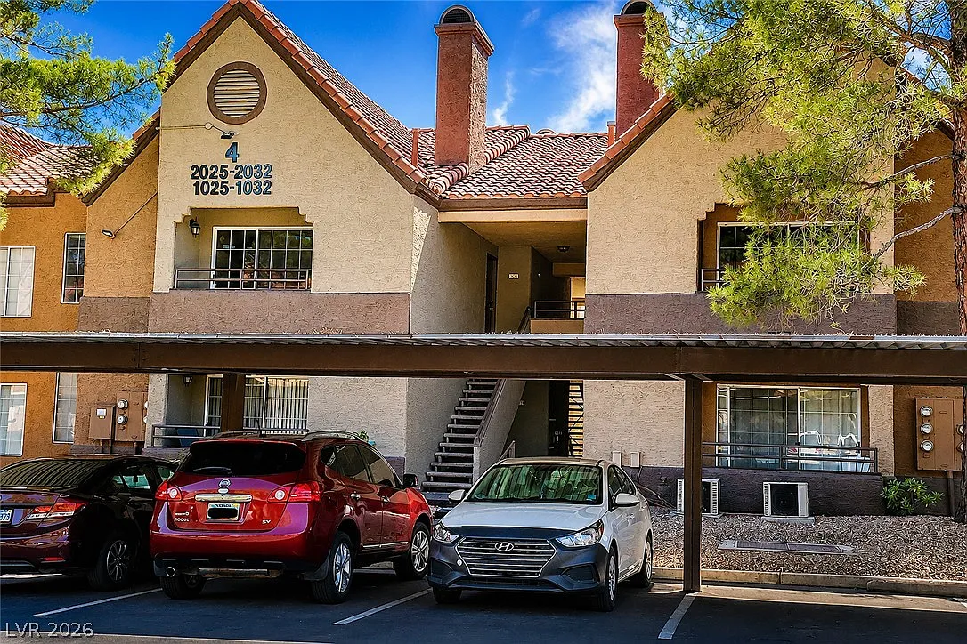 1 bed, 1.0 bath, 752 sqft, $1,600 — Photo 2