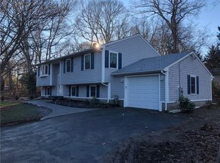 33 Glenwood Cir, South Kingstown, RI 02879