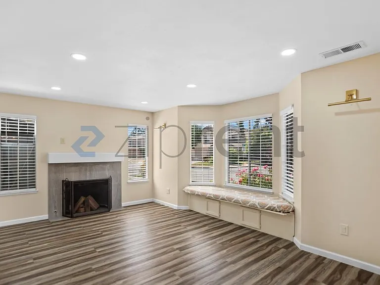 426 King Ave — Photo 5
