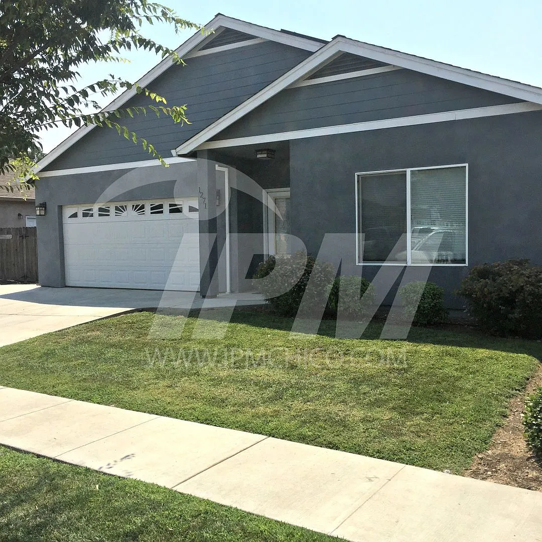 4-Bed 2-Bath Residental — Photo 1