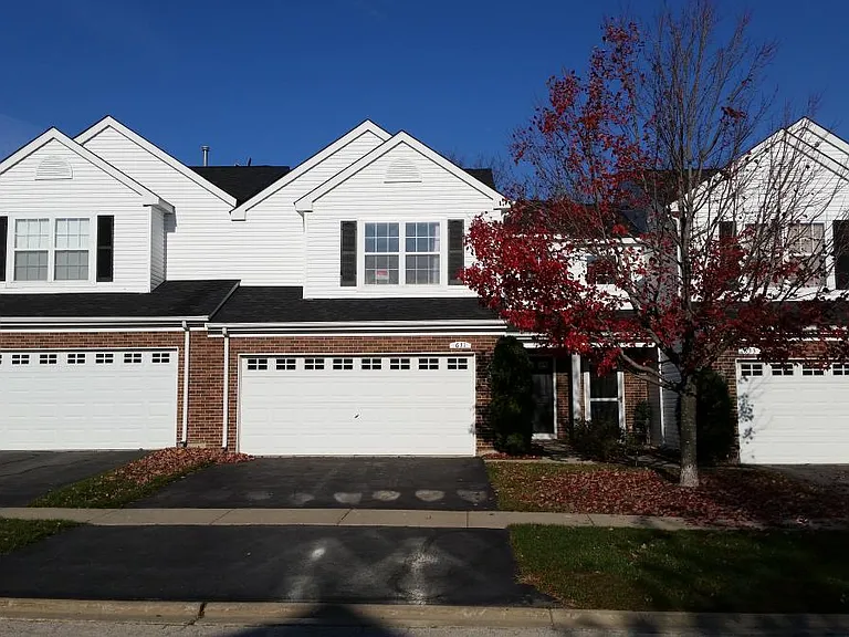631 Winchester Ln — Photo 1