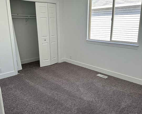 4th image of 2557 W 3360 S