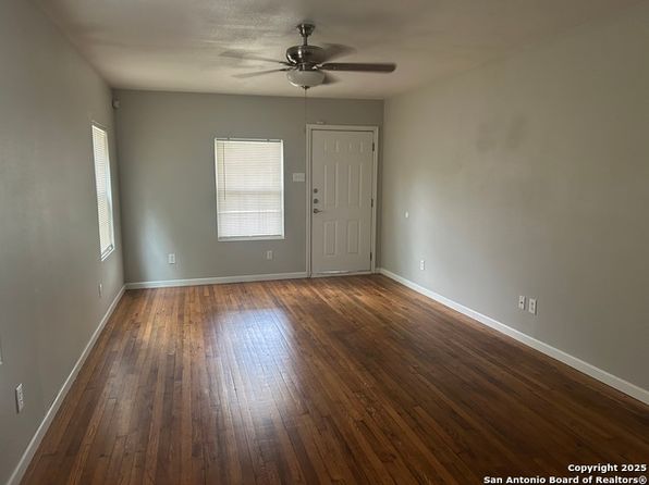 1336 W Ridgewood Ct