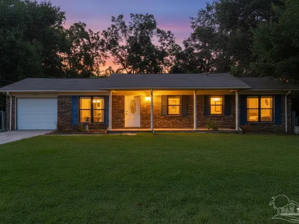 1422 Starlight Dr, Cantonment, FL 32533