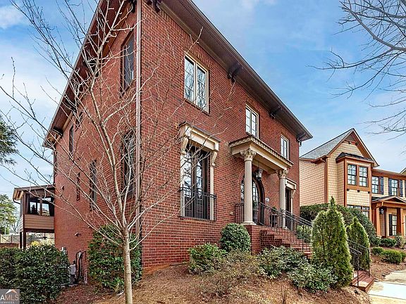 3rd image of 624 Concord Lake Cir SE