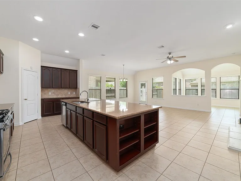 17314 Aldenwilds Ln — Photo 16