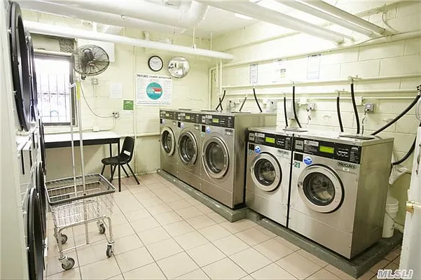 Sold by Winzone Realty Inc | media 14