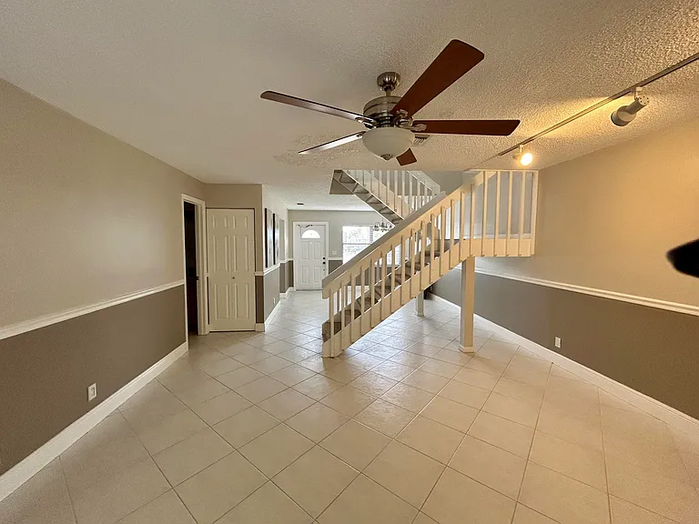16415 Berry Way — Photo 5