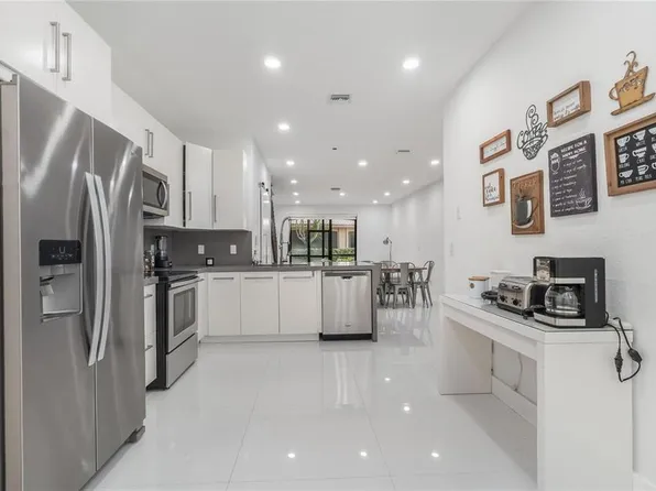 4204 Vineyard Cir #0, Fort Lauderdale, FL 33332