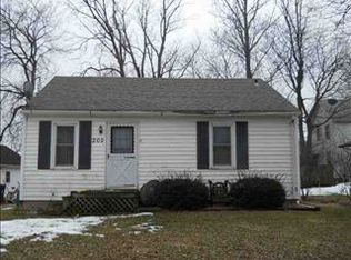 205 W Green St, Forreston, IL 61030