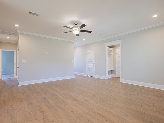 4th image of 3999 Lu Ln