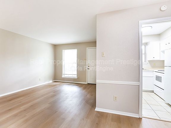 3rd image of 1523 Heights Blvd APT 3