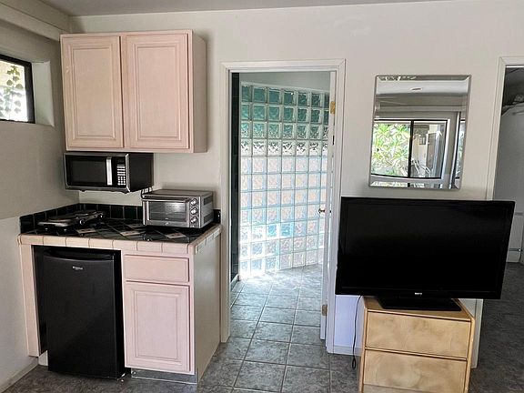 4th image of 46270 Roadrunner Ln #1