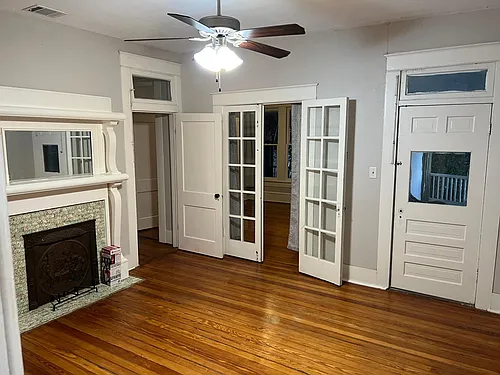 725 W Poplar St #2 Photo 1