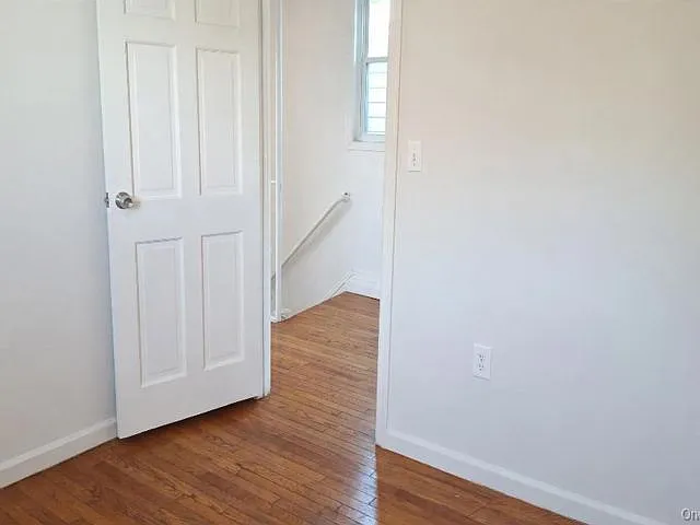 2 bed, 1.0 bath, 1096 sqft, $2,700 — Photo 4