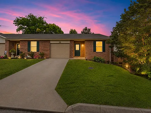 346 Hawthorne Oaks Way Photo 1