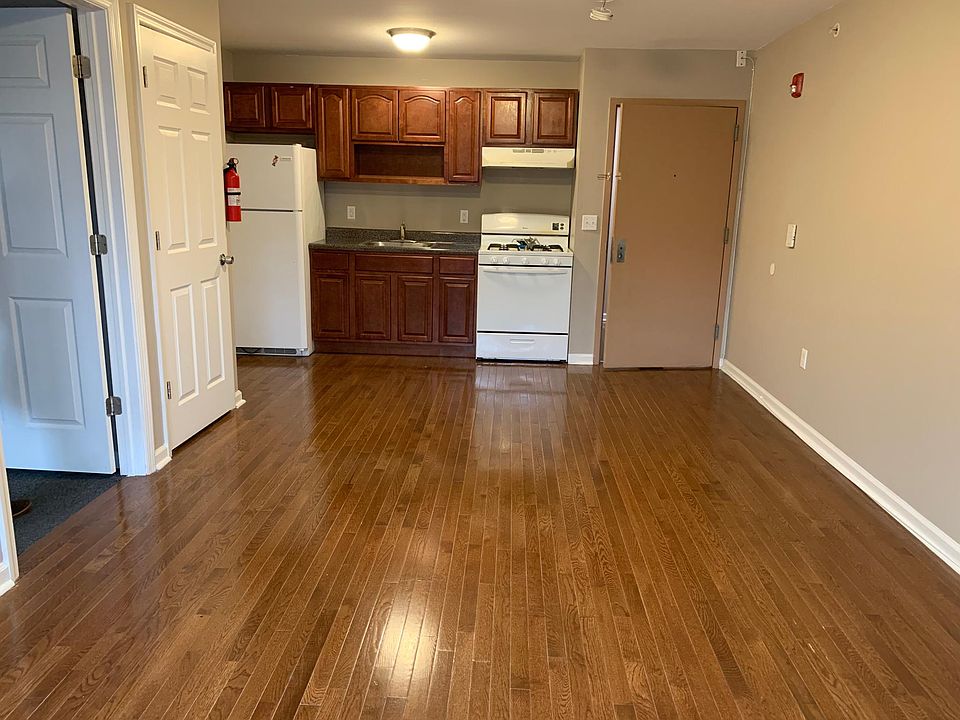 2nd image of 63 Park Ave