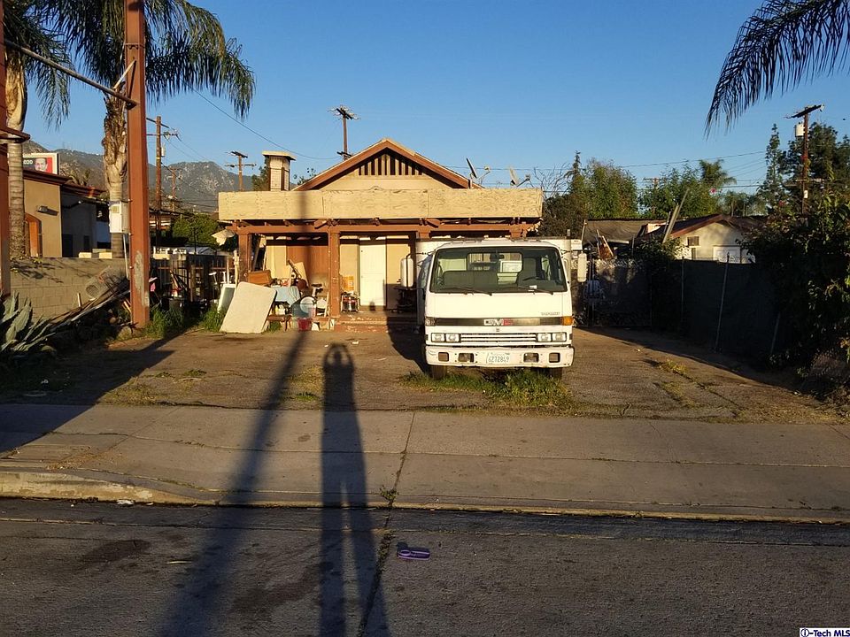 1st image of 2142 Fair Oaks Ave