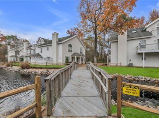 517 Seahorse Run, Chesapeake, VA 23320