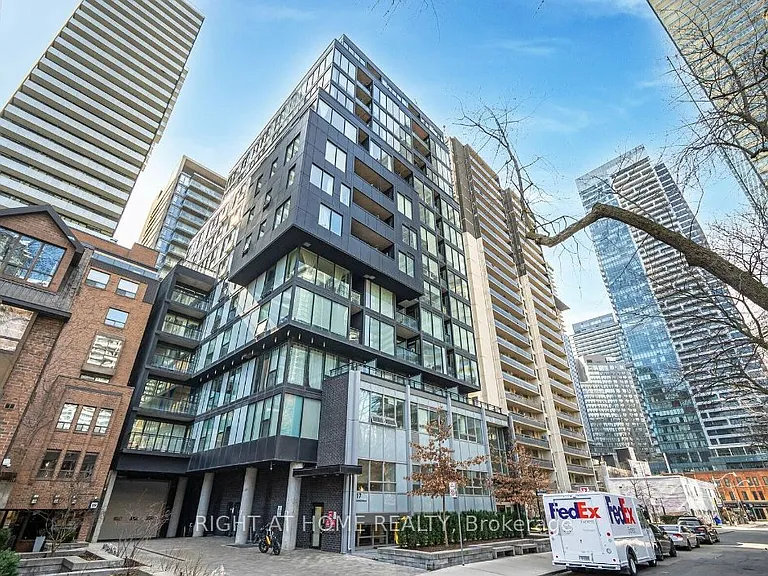 17 Dundonald St #403 — Photo 1
